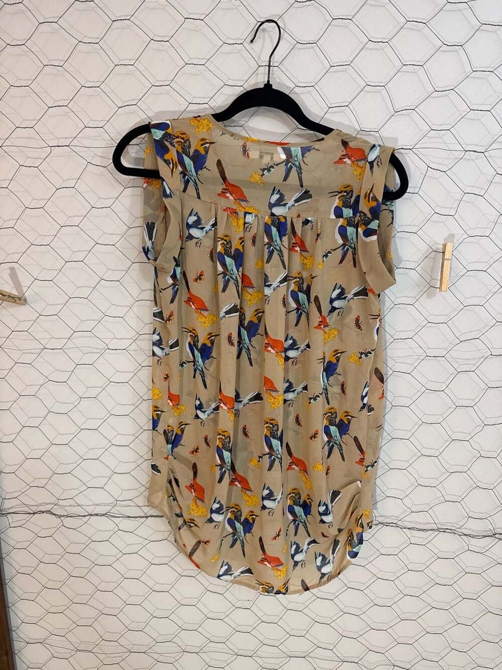 M·A·P·P Jeans Colorful Bird Print Sleeveless Chiffon Blouse - Picture 3 of 4